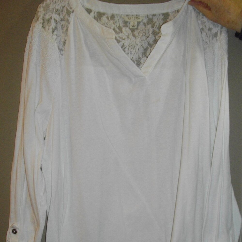 Women's Sonoma Lifestyle white long sleeve cotton and lace detail shirt. XL